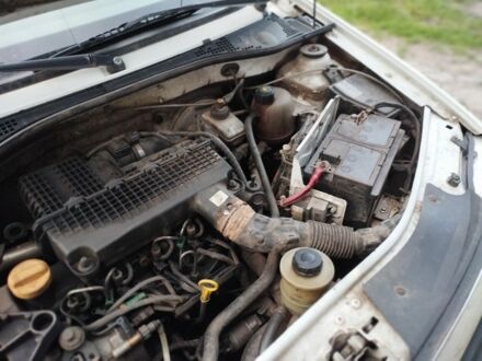 Рено Логан 2011 в Ромнах на Automoto.ua Белый Рено Логан, объемом двигателя 1.5 л и пробегом 1000 тыс. км за 3500 $, фото 1 на Automoto.ua