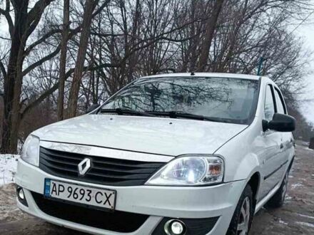 Білий Рено Логан, об'ємом двигуна 1.39 л та пробігом 229 тис. км за 5000 $, фото 1 на Automoto.ua