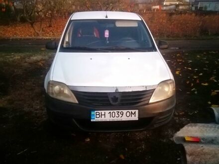 Белый Рено Логан, объемом двигателя 1.4 л и пробегом 274 тыс. км за 2550 $, фото 1 на Automoto.ua