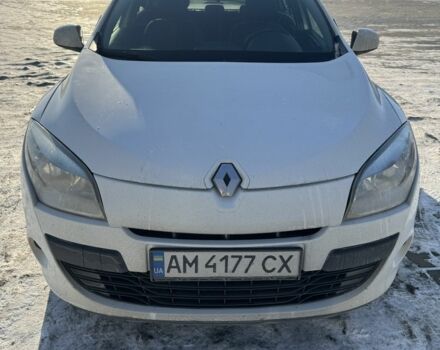 Білий Рено Логан, об'ємом двигуна 1.5 л та пробігом 296 тис. км за 6000 $, фото 1 на Automoto.ua