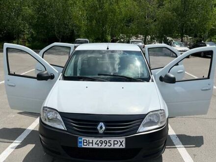 Білий Рено Логан, об'ємом двигуна 1.4 л та пробігом 800 тис. км за 3200 $, фото 1 на Automoto.ua