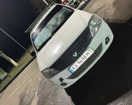 Белый Рено Логан, объемом двигателя 1.4 л и пробегом 2 тыс. км за 3500 $, фото 1 на Automoto.ua