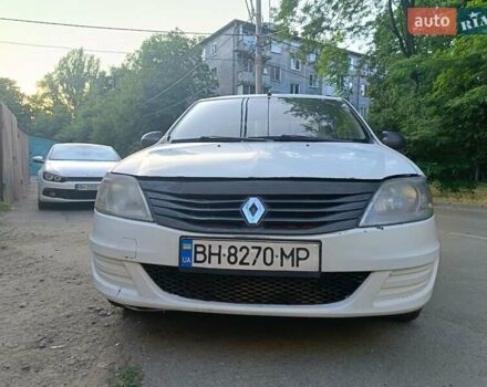 Белый Рено Логан, объемом двигателя 1.39 л и пробегом 300 тыс. км за 3000 $, фото 1 на Automoto.ua