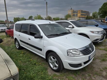 Рено Логан 2011 в Харькове на Automoto.ua Белый Рено Логан, объемом двигателя 1.6 л и пробегом 160 тыс. км за 6000 $, фото 1 на Automoto.ua