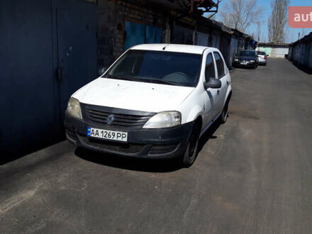 Рено Логан 2011 в Киеве на Automoto.ua Белый Рено Логан, объемом двигателя 1.39 л и пробегом 345 тыс. км за 2200 $, фото 1 на Automoto.ua