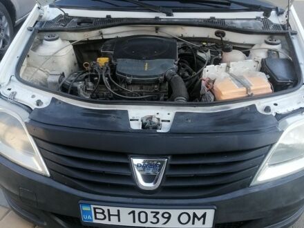 Білий Рено Логан, об'ємом двигуна 1.39 л та пробігом 290 тис. км за 2500 $, фото 1 на Automoto.ua