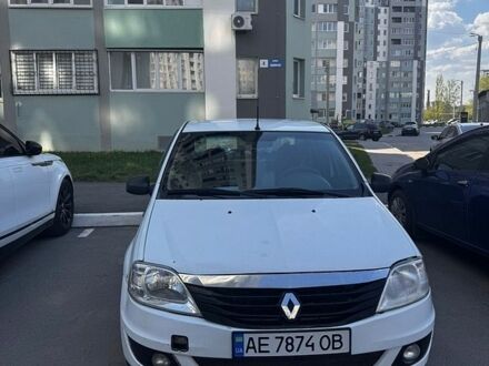 Білий Рено Логан, об'ємом двигуна 1.39 л та пробігом 105 тис. км за 3000 $, фото 1 на Automoto.ua