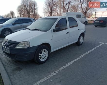 Белый Рено Логан, объемом двигателя 1.4 л и пробегом 260 тыс. км за 3600 $, фото 1 на Automoto.ua