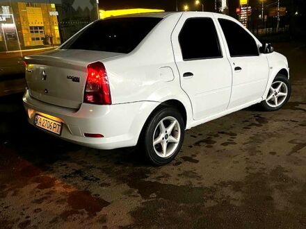 Белый Рено Логан, объемом двигателя 1.4 л и пробегом 100 тыс. км за 2800 $, фото 1 на Automoto.ua