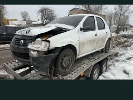 Білий Рено Логан, об'ємом двигуна 1.4 л та пробігом 300 тис. км за 2000 $, фото 1 на Automoto.ua