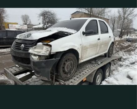 Белый Рено Логан, объемом двигателя 1.4 л и пробегом 300 тыс. км за 2000 $, фото 1 на Automoto.ua