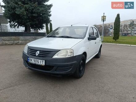 Белый Рено Логан, объемом двигателя 1.39 л и пробегом 146 тыс. км за 3250 $, фото 1 на Automoto.ua