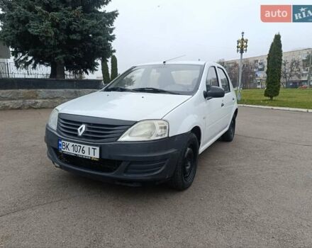 Белый Рено Логан, объемом двигателя 1.39 л и пробегом 146 тыс. км за 3250 $, фото 1 на Automoto.ua