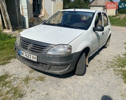 Білий Рено Логан, об'ємом двигуна 1.39 л та пробігом 270 тис. км за 2800 $, фото 1 на Automoto.ua