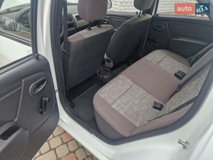 Белый Рено Логан, объемом двигателя 1.39 л и пробегом 53 тыс. км за 5500 $, фото 1 на Automoto.ua