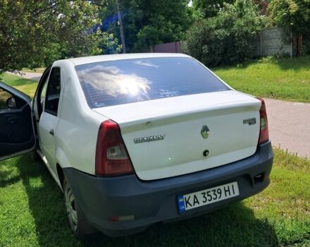 Белый Рено Логан, объемом двигателя 1.4 л и пробегом 333 тыс. км за 2200 $, фото 1 на Automoto.ua