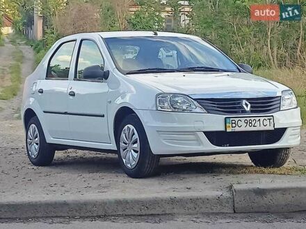 Рено Логан 2012 в Днепре (Днепропетровске) на Automoto.ua Белый Рено Логан, объемом двигателя 1.39 л и пробегом 180 тыс. км за 5050 $, фото 1 на Automoto.ua