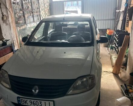Білий Рено Логан, об'ємом двигуна 1.4 л та пробігом 219 тис. км за 3900 $, фото 1 на Automoto.ua
