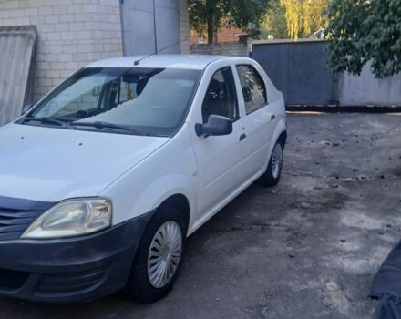 Белый Рено Логан, объемом двигателя 1.4 л и пробегом 260 тыс. км за 4100 $, фото 1 на Automoto.ua