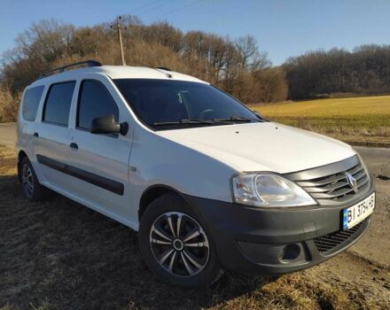 Белый Рено Логан, объемом двигателя 1.6 л и пробегом 167 тыс. км за 5500 $, фото 1 на Automoto.ua