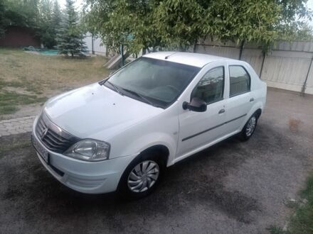 Белый Рено Логан, объемом двигателя 0 л и пробегом 178 тыс. км за 2809 $, фото 1 на Automoto.ua
