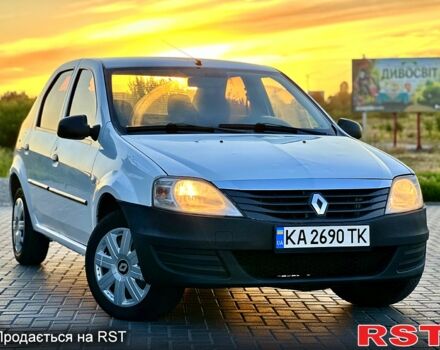Белый Рено Логан, объемом двигателя 1.4 л и пробегом 274 тыс. км за 3999 $, фото 1 на Automoto.ua