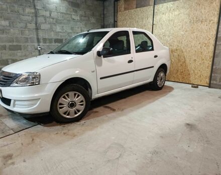 Білий Рено Логан, об'ємом двигуна 1.4 л та пробігом 200 тис. км за 3700 $, фото 1 на Automoto.ua
