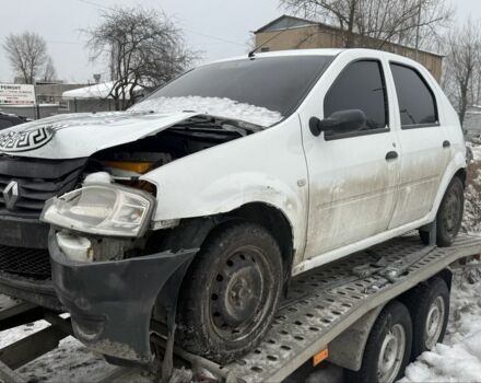 Белый Рено Логан, объемом двигателя 1.4 л и пробегом 500 тыс. км за 1100 $, фото 1 на Automoto.ua