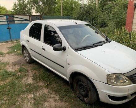 Белый Рено Логан, объемом двигателя 1.4 л и пробегом 185 тыс. км за 3500 $, фото 1 на Automoto.ua