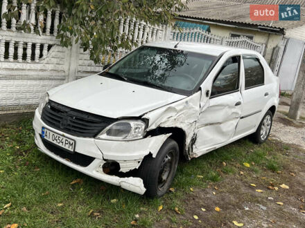 Белый Рено Логан, объемом двигателя 1.39 л и пробегом 250 тыс. км за 2000 $, фото 1 на Automoto.ua