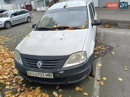 Рено Логан 2012 в Киеве на Automoto.ua Белый Рено Логан, объемом двигателя 1.6 л и пробегом 400 тыс. км за 3700 $, фото 1 на Automoto.ua