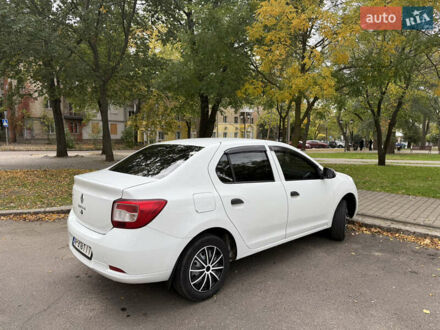 Рено Логан 2013 в Николаеве на Automoto.ua Белый Рено Логан, объемом двигателя 1.15 л и пробегом 410 тыс. км за 4300 $, фото 1 на Automoto.ua