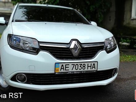 Белый Рено Логан, объемом двигателя 1.2 л и пробегом 130 тыс. км за 4500 $, фото 1 на Automoto.ua