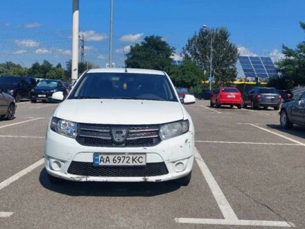 Білий Рено Логан, об'ємом двигуна 1.1 л та пробігом 285 тис. км за 2901 $, фото 1 на Automoto.ua