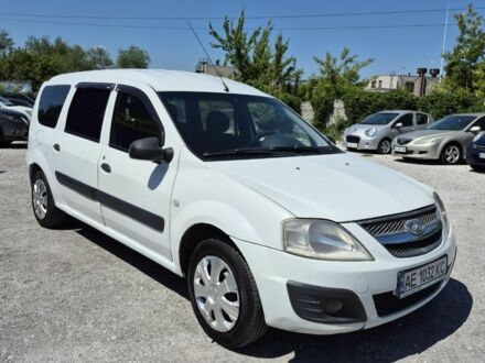 Рено Логан 2013 у Дніпро (Дніпропетровську) на Automoto.ua Білий Рено Логан, об'ємом двигуна 1.6 л та пробігом 227 тис. км за 3700 $, фото 1 на Automoto.ua