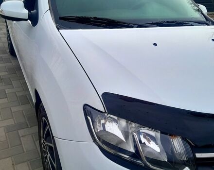 Білий Рено Логан, об'ємом двигуна 1.1 л та пробігом 223 тис. км за 4600 $, фото 1 на Automoto.ua