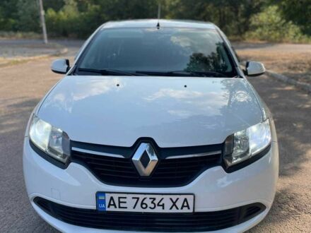 Рено Логан 2013 у Кам'янське (Дніпродзержинськ) на Automoto.ua Білий Рено Логан, об'ємом двигуна 1.5 л та пробігом 180 тис. км за 5900 $, фото 1 на Automoto.ua