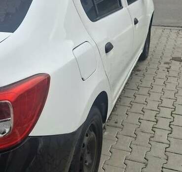 Белый Рено Логан, объемом двигателя 1.2 л и пробегом 450 тыс. км за 3000 $, фото 1 на Automoto.ua