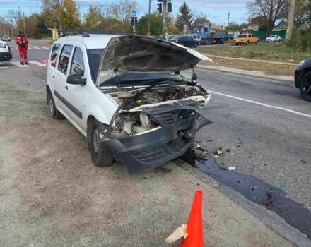 Белый Рено Логан, объемом двигателя 0 л и пробегом 150 тыс. км за 2362 $, фото 1 на Automoto.ua