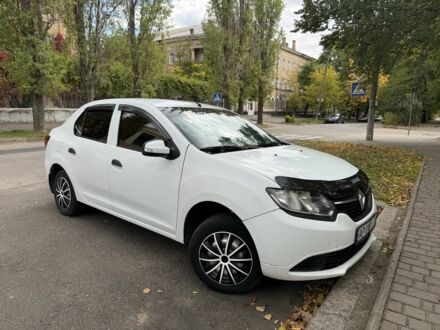 Рено Логан 2013 в Николаеве на Automoto.ua Белый Рено Логан, объемом двигателя 1.1 л и пробегом 410 тыс. км за 4300 $, фото 1 на Automoto.ua