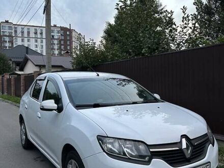 Рено Логан 2013 в Киеве на Automoto.ua Белый Рено Логан, объемом двигателя 1.6 л и пробегом 425 тыс. км за 5000 $, фото 1 на Automoto.ua