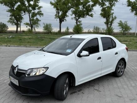 Рено Логан 2013 в Буче на Automoto.ua Белый Рено Логан, объемом двигателя 1.1 л и пробегом 270 тыс. км за 4200 $, фото 1 на Automoto.ua