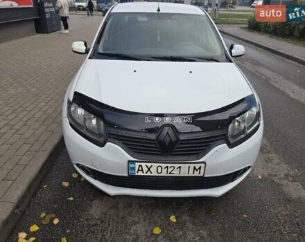 Рено Логан 2013 у Харкові на Automoto.ua Білий Рено Логан, об'ємом двигуна 1.2 л та пробігом 300 тис. км за 3750 $, фото 1 на Automoto.ua