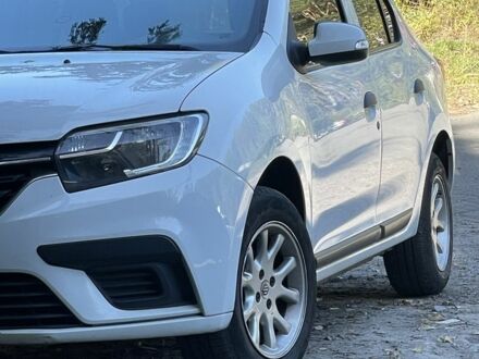 Белый Рено Логан, объемом двигателя 1.1 л и пробегом 200 тыс. км за 5000 $, фото 1 на Automoto.ua
