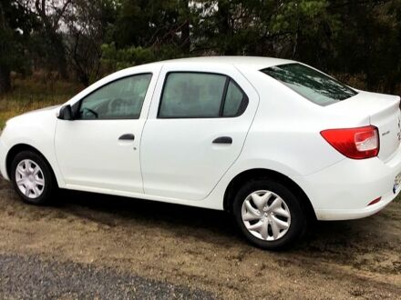 Білий Рено Логан, об'ємом двигуна 1.1 л та пробігом 153 тис. км за 6000 $, фото 1 на Automoto.ua