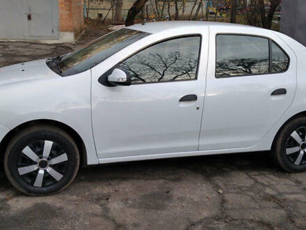 Белый Рено Логан, объемом двигателя 1.2 л и пробегом 180 тыс. км за 4750 $, фото 1 на Automoto.ua