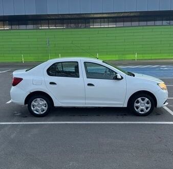 Белый Рено Логан, объемом двигателя 1.15 л и пробегом 173 тыс. км за 4000 $, фото 1 на Automoto.ua