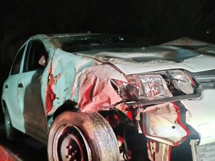 Белый Рено Логан, объемом двигателя 0 л и пробегом 320 тыс. км за 1200 $, фото 1 на Automoto.ua