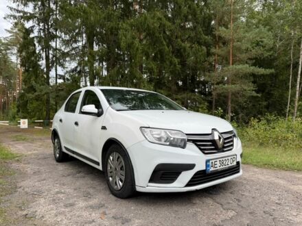 Білий Рено Логан, об'ємом двигуна 1.5 л та пробігом 5 тис. км за 4797 $, фото 1 на Automoto.ua