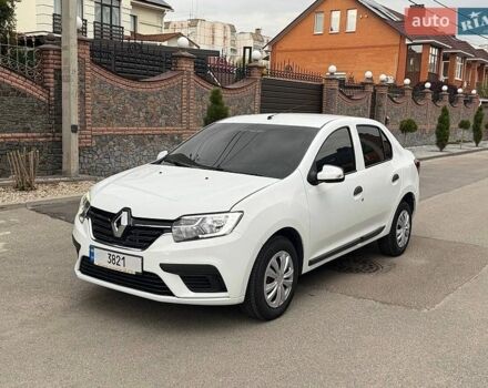 Белый Рено Логан, объемом двигателя 1.5 л и пробегом 238 тыс. км за 5600 $, фото 1 на Automoto.ua